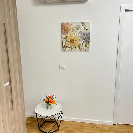 Lena Your Venice Gateway In