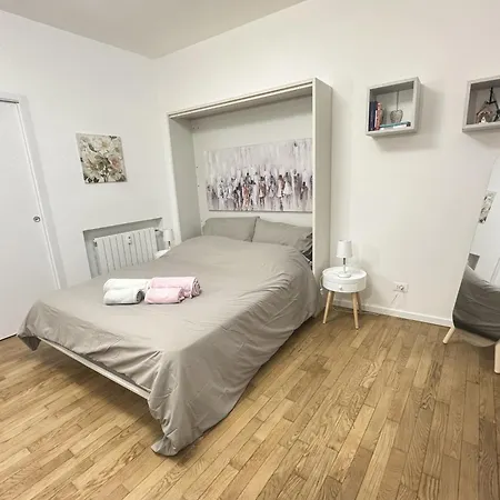 Lena Your Venice Gateway In *