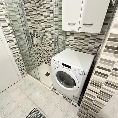 Lena Your Venice Gateway In *