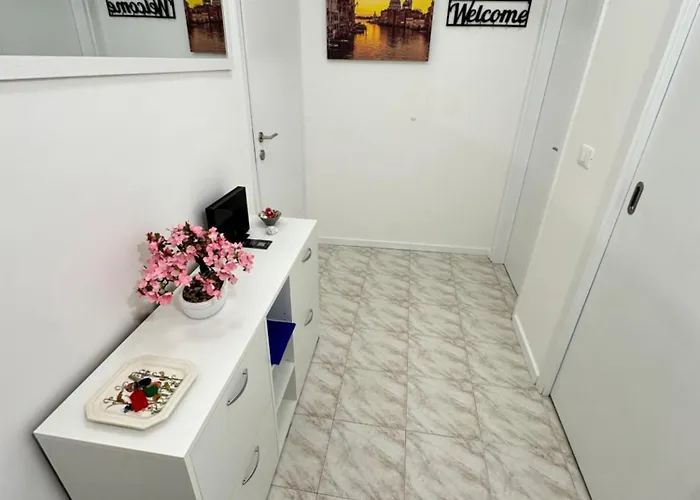 Lena Your Venice Gateway In *